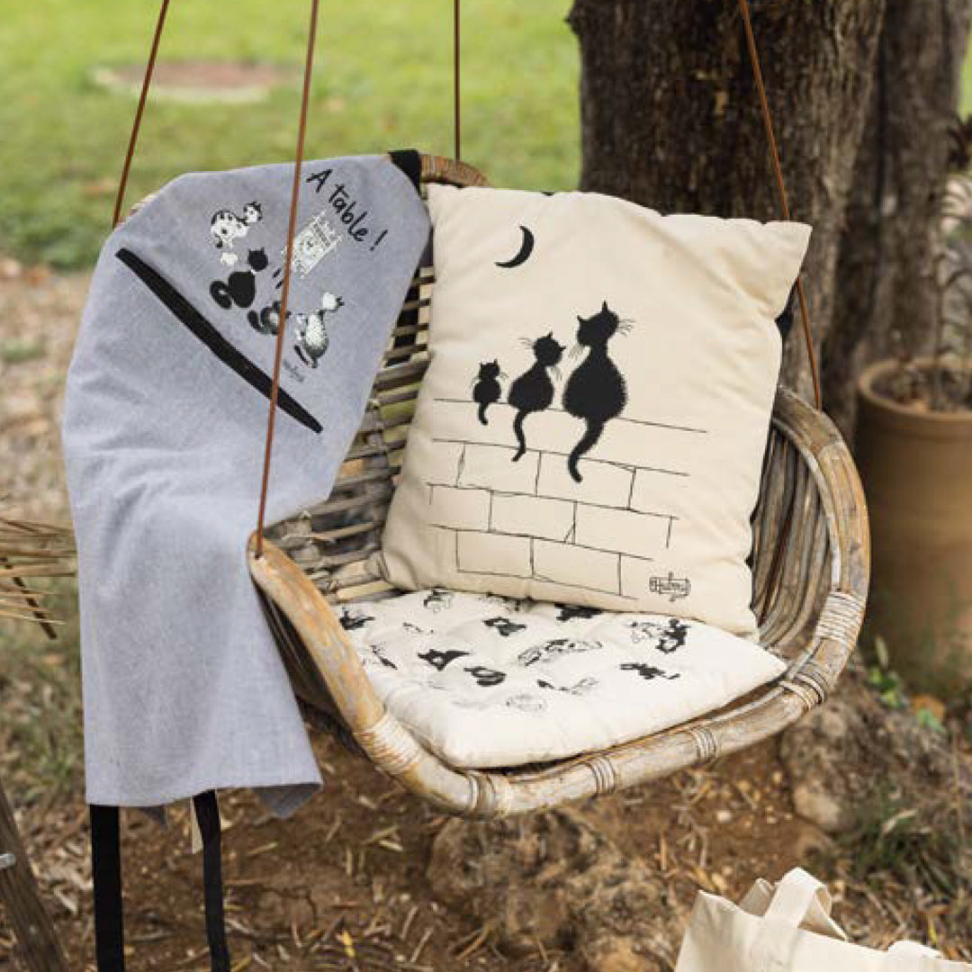 紐付きクッション(黒猫)