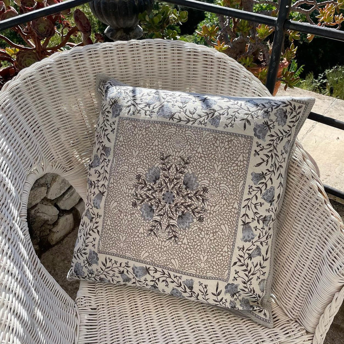 ブルーフラワークッションカバー