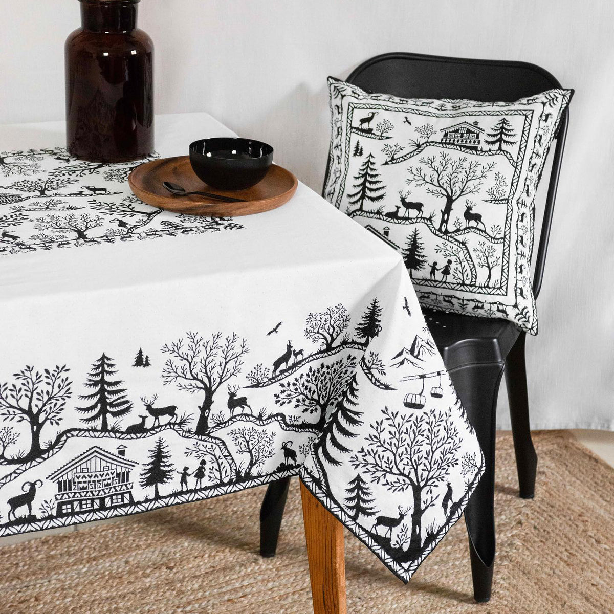 ローザンヌジャカードテーブルクロス250