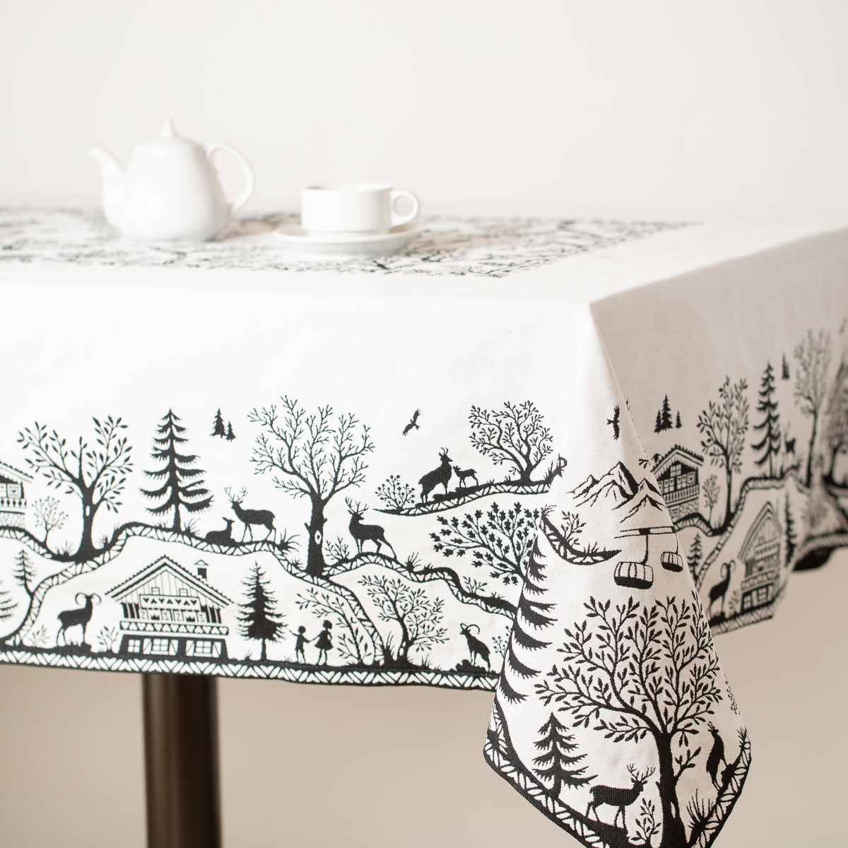 ローザンヌジャカードテーブルクロス250