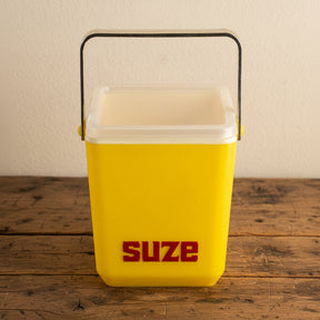 プラスチック SUZE 水入れ