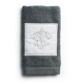 モノグラム刺繍タオル